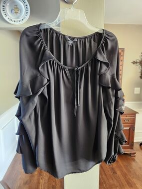 Karen Kane Women’s Ruffled Long Sleeve Blouse - Black Size M